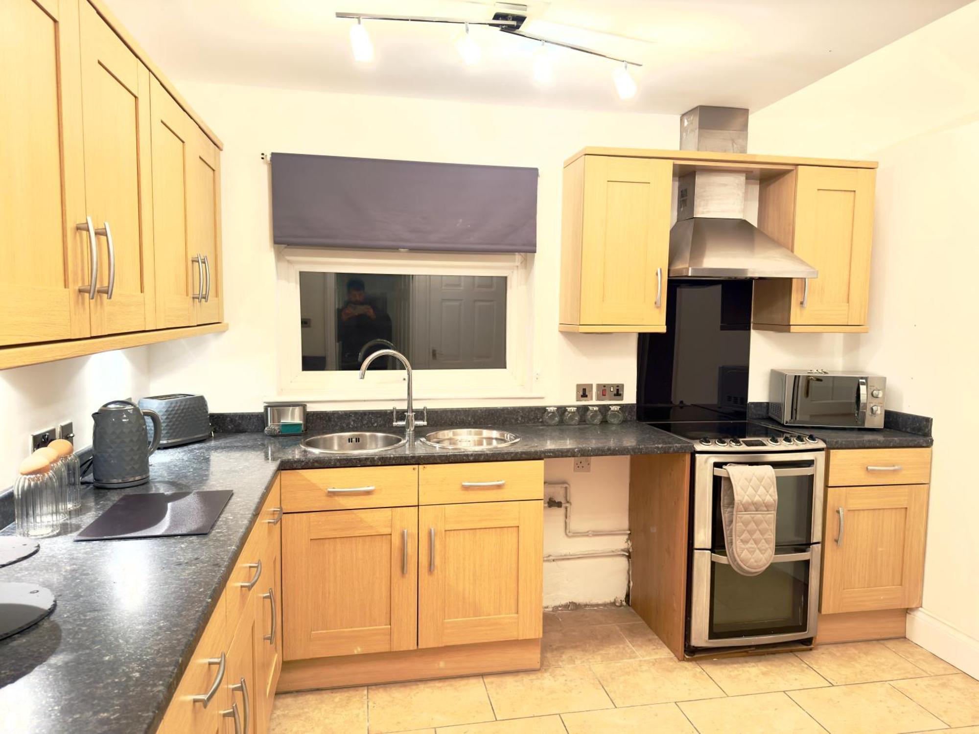 Rnm - Business Professionals Ready, Cost Effective For Large Stays! 3 Bedroom Lounge, Private Access & Entire Place, Kitchen & Washroom With Amenities, Smart Tv, Easy Access, Fast Wifi, Large Driveway, Great Transport Links, Near Worcester Hospital A Eksteriør billede