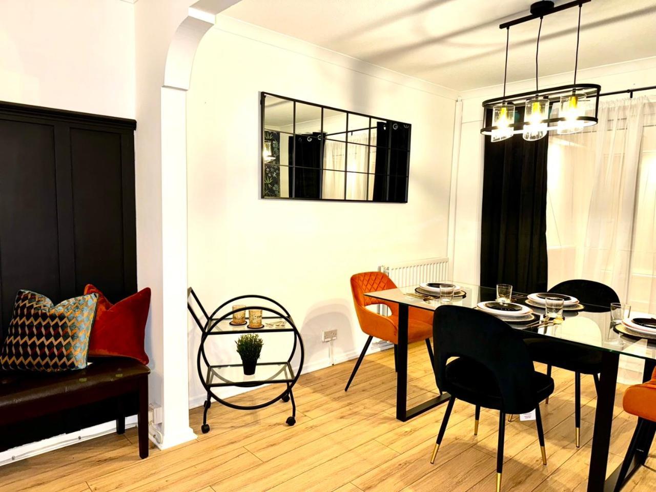 Rnm - Business Professionals Ready, Cost Effective For Large Stays! 3 Bedroom Lounge, Private Access & Entire Place, Kitchen & Washroom With Amenities, Smart Tv, Easy Access, Fast Wifi, Large Driveway, Great Transport Links, Near Worcester Hospital A Eksteriør billede