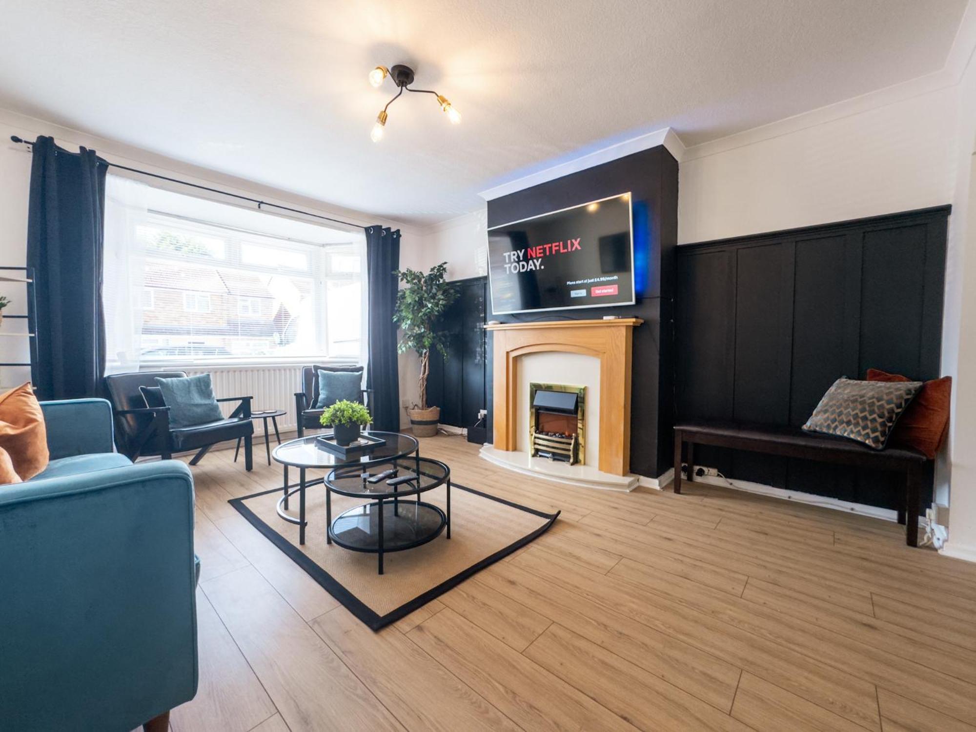 Rnm - Business Professionals Ready, Cost Effective For Large Stays! 3 Bedroom Lounge, Private Access & Entire Place, Kitchen & Washroom With Amenities, Smart Tv, Easy Access, Fast Wifi, Large Driveway, Great Transport Links, Near Worcester Hospital A Eksteriør billede