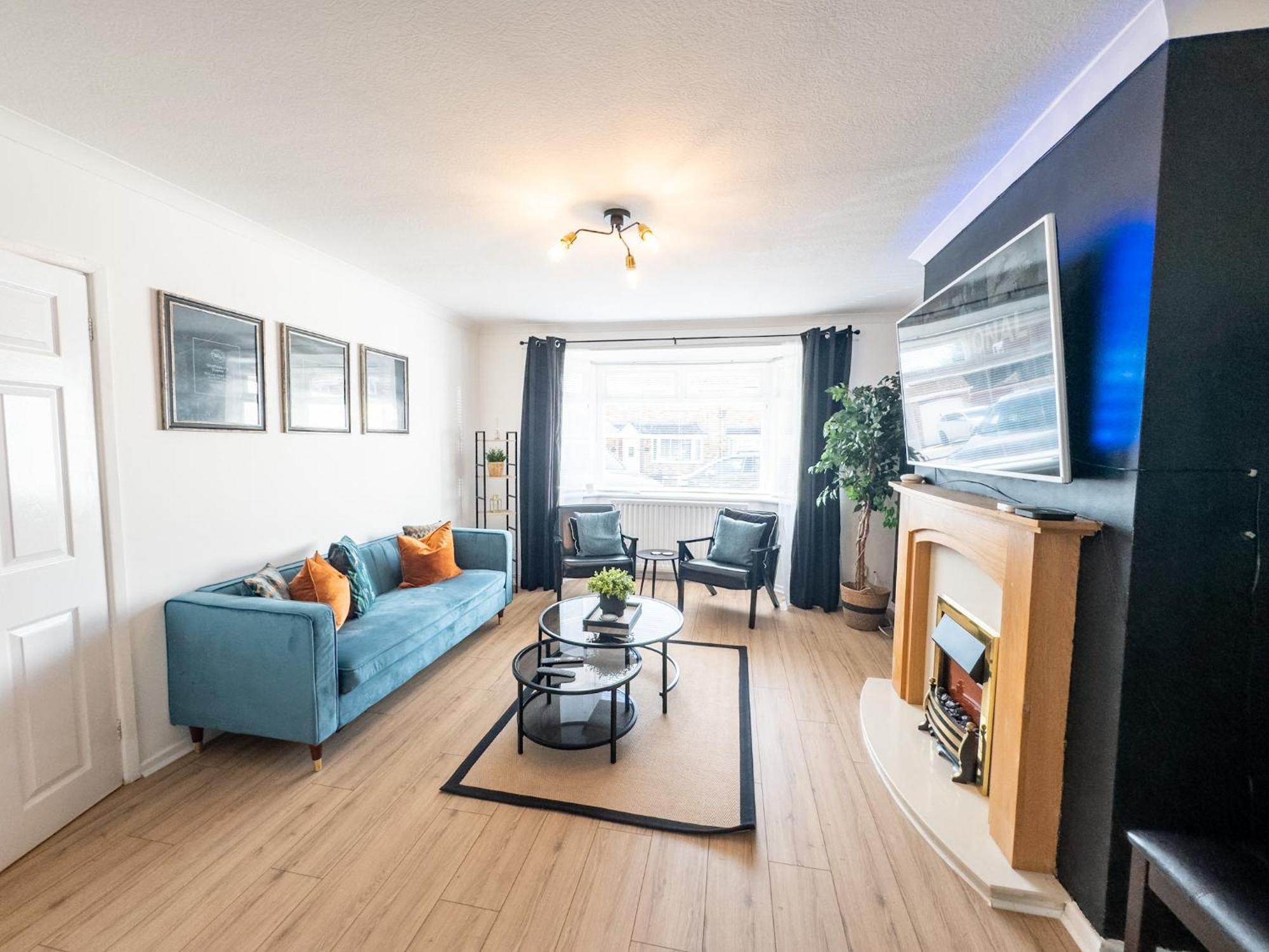 Rnm - Business Professionals Ready, Cost Effective For Large Stays! 3 Bedroom Lounge, Private Access & Entire Place, Kitchen & Washroom With Amenities, Smart Tv, Easy Access, Fast Wifi, Large Driveway, Great Transport Links, Near Worcester Hospital A Eksteriør billede