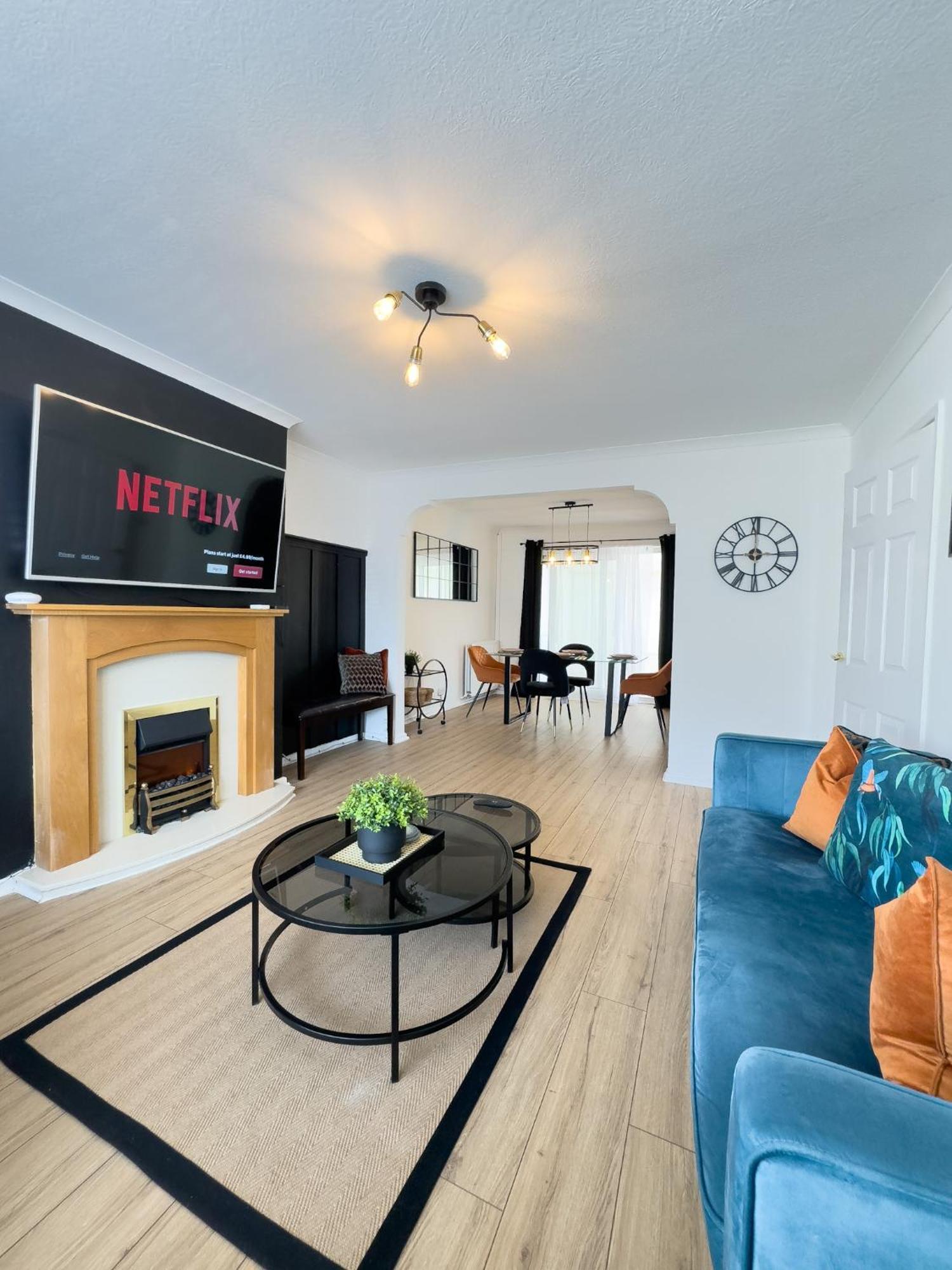 Rnm - Business Professionals Ready, Cost Effective For Large Stays! 3 Bedroom Lounge, Private Access & Entire Place, Kitchen & Washroom With Amenities, Smart Tv, Easy Access, Fast Wifi, Large Driveway, Great Transport Links, Near Worcester Hospital A Eksteriør billede